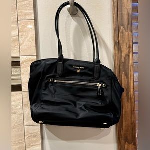 Michael Kors Tote Shoulder Bag Black Exterior Pockets Gold Hardware
